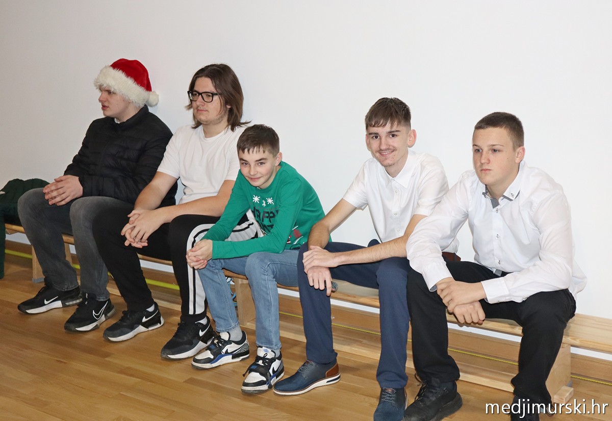 Božićna priredba OŠ Sveta Marija 2025 (7)