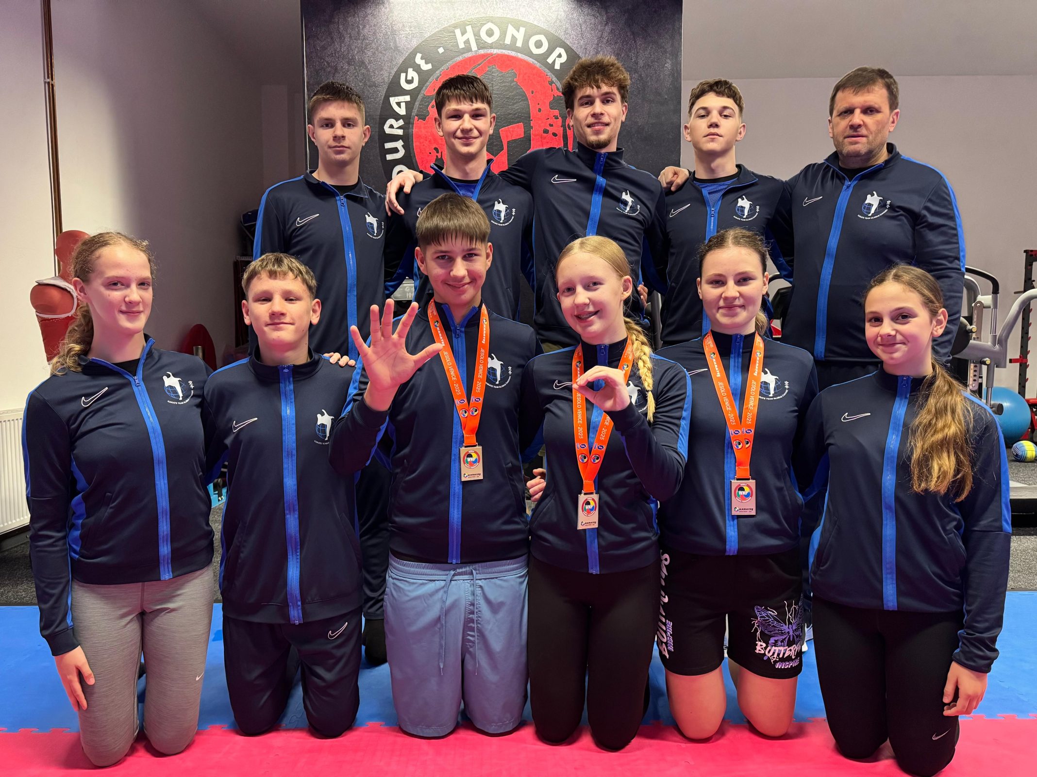 Članovi KK Globus s medaljama iz Venecije