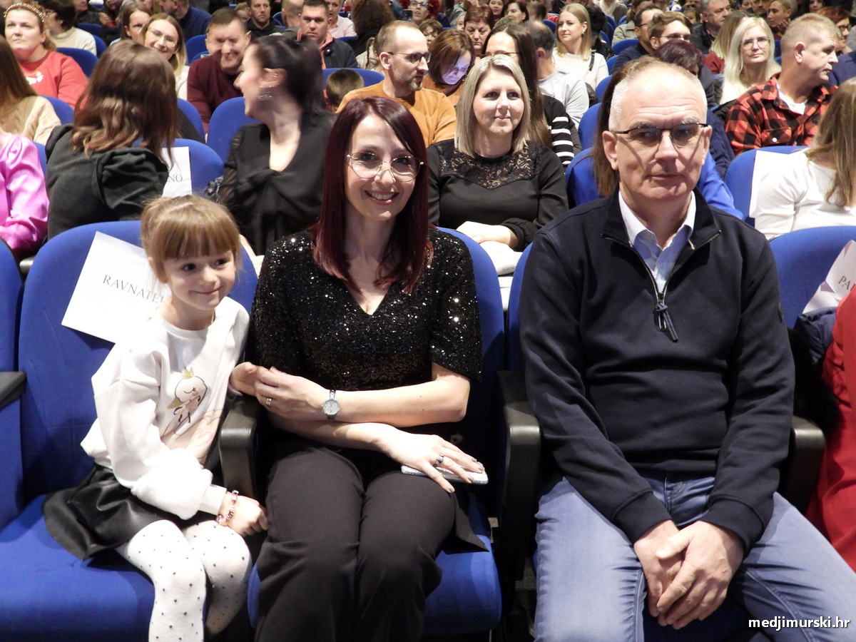 DV Fijolica Božićna priredba (13)