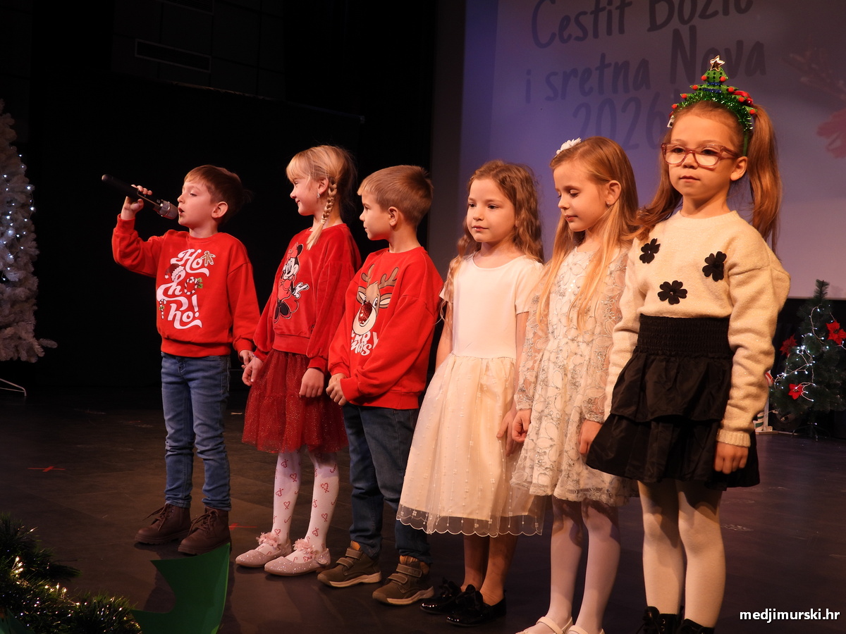 DV Fijolica Božićna priredba (14)