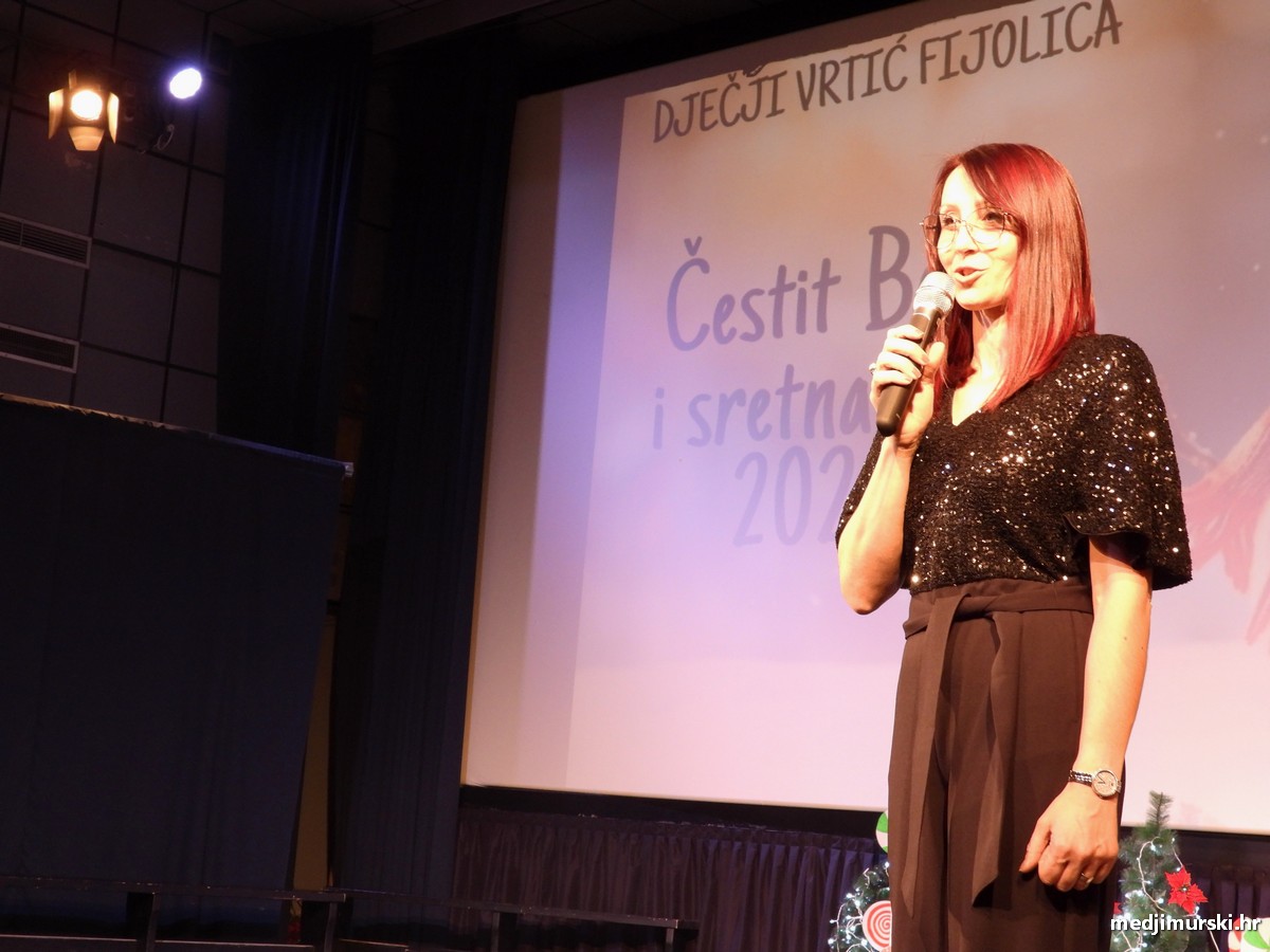 DV Fijolica Božićna priredba (16)