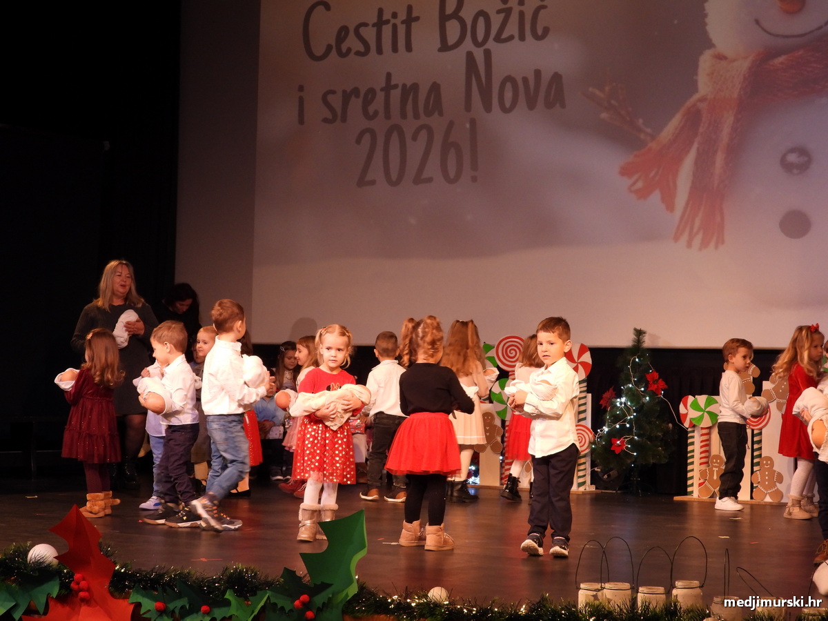 DV Fijolica Božićna priredba (21)