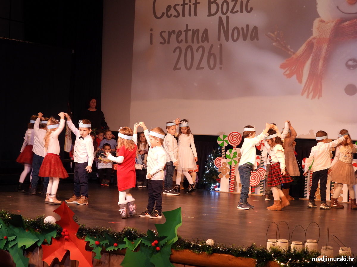 DV Fijolica Božićna priredba (30)