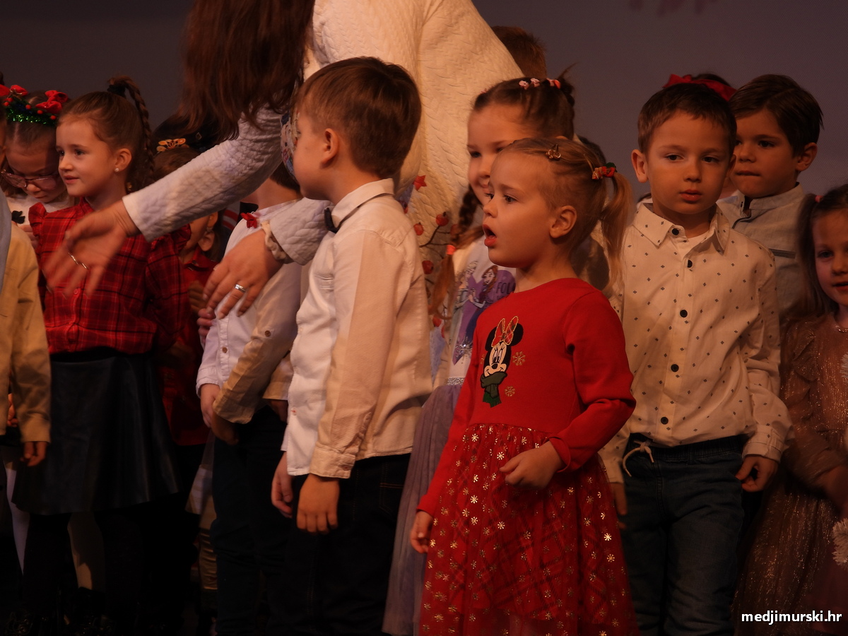 DV Fijolica Božićna priredba (39)