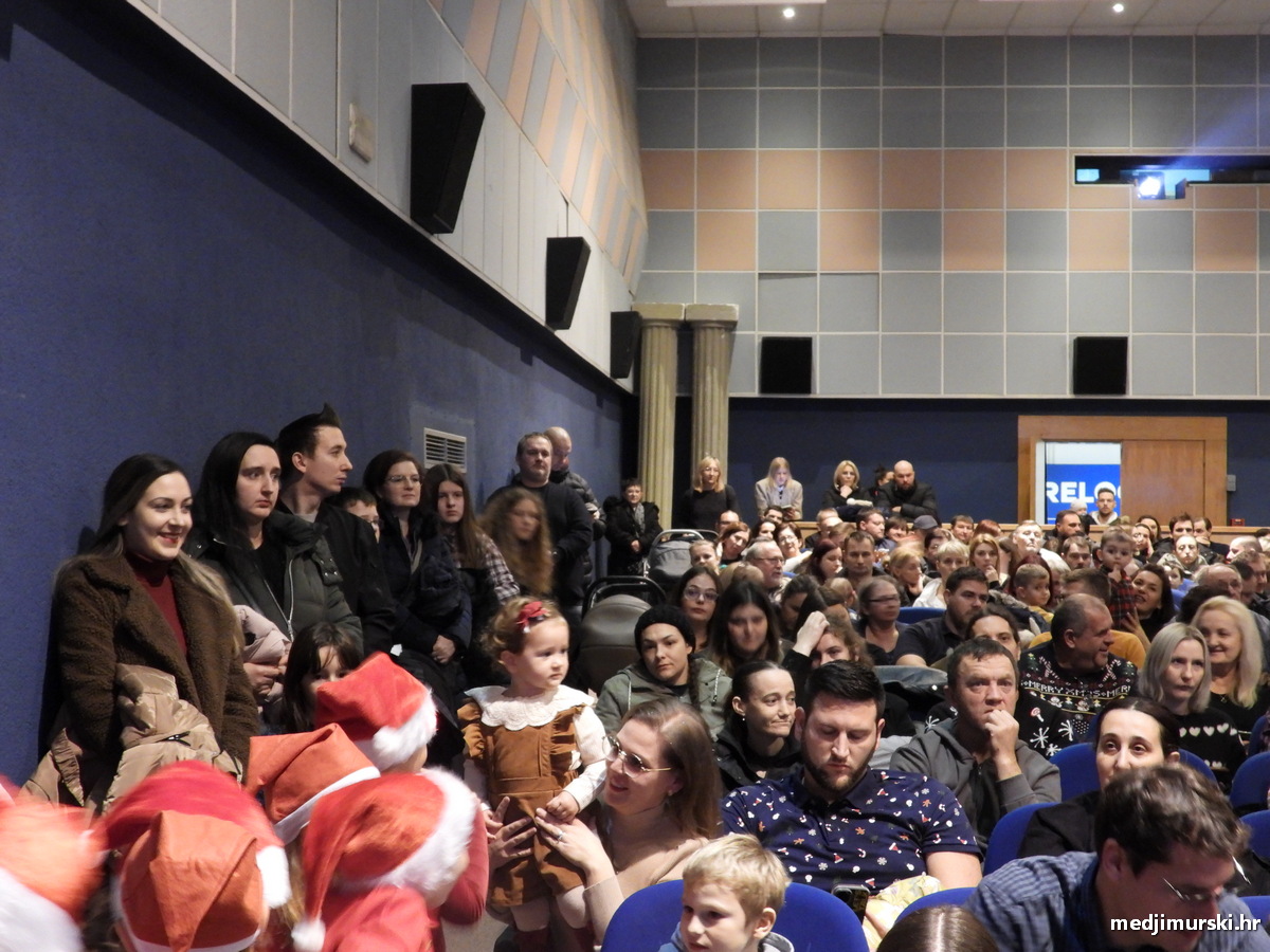DV Fijolica Božićna priredba (9)