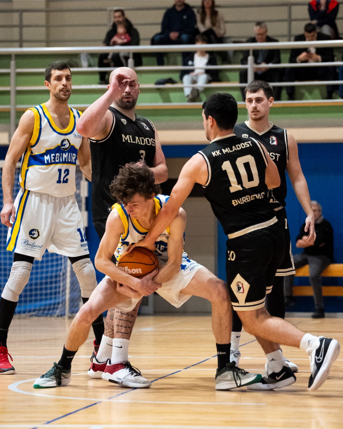 Franjo Kranjčec uvijek daje sve od sebe u borbi za svaku loptu