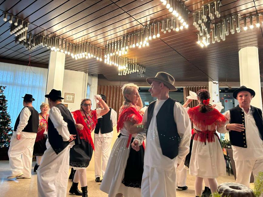 IMG 388bda558297d9d7c26e31217341103d V