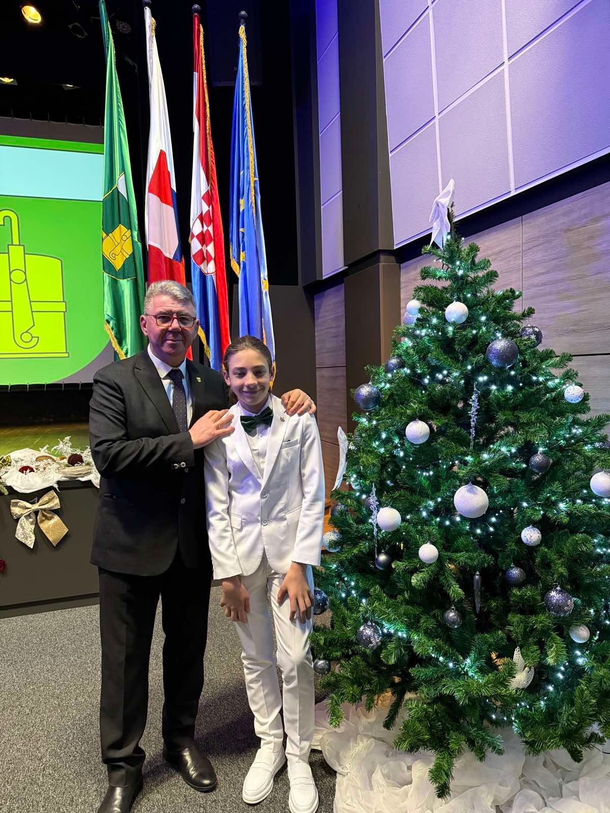 IMG 585137afa212ff71f6359a56b0d84afb V