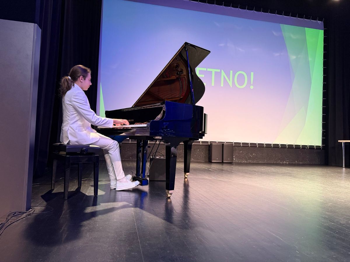 IMG e76562bf817eded79b5a65c0bfe315eb V