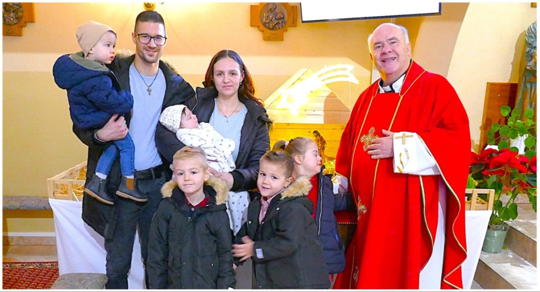 MixCollage 28 Dec 2025 03 04 PM