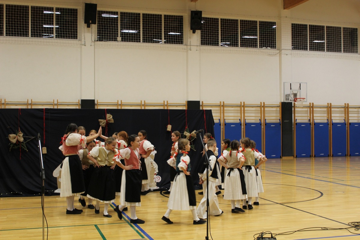 OŠ Orehovica Božićna priredba (12)