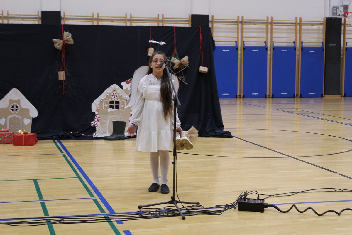 OŠ Orehovica Božićna priredba (15)