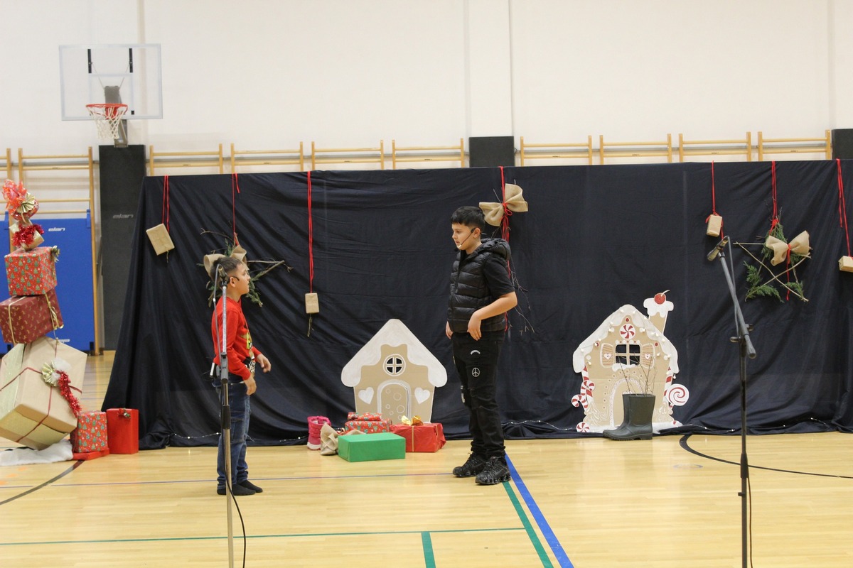 OŠ Orehovica Božićna priredba (17)