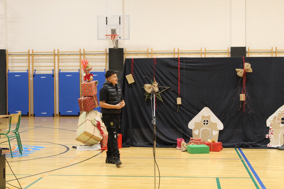 OŠ Orehovica Božićna priredba (18)