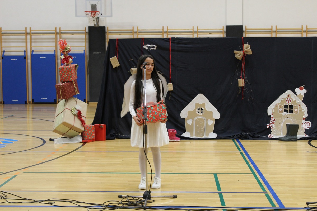 OŠ Orehovica Božićna priredba (35)