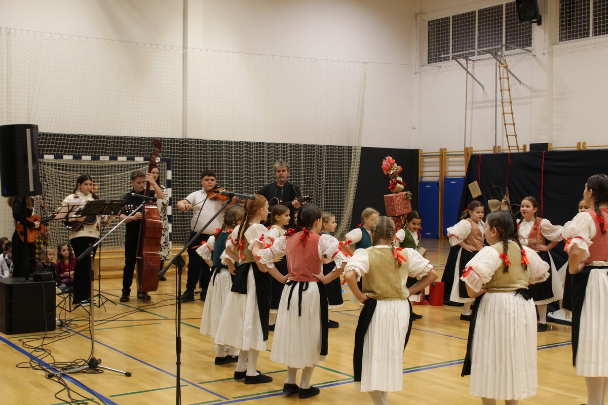 OŠ Orehovica Božićna priredba (36)