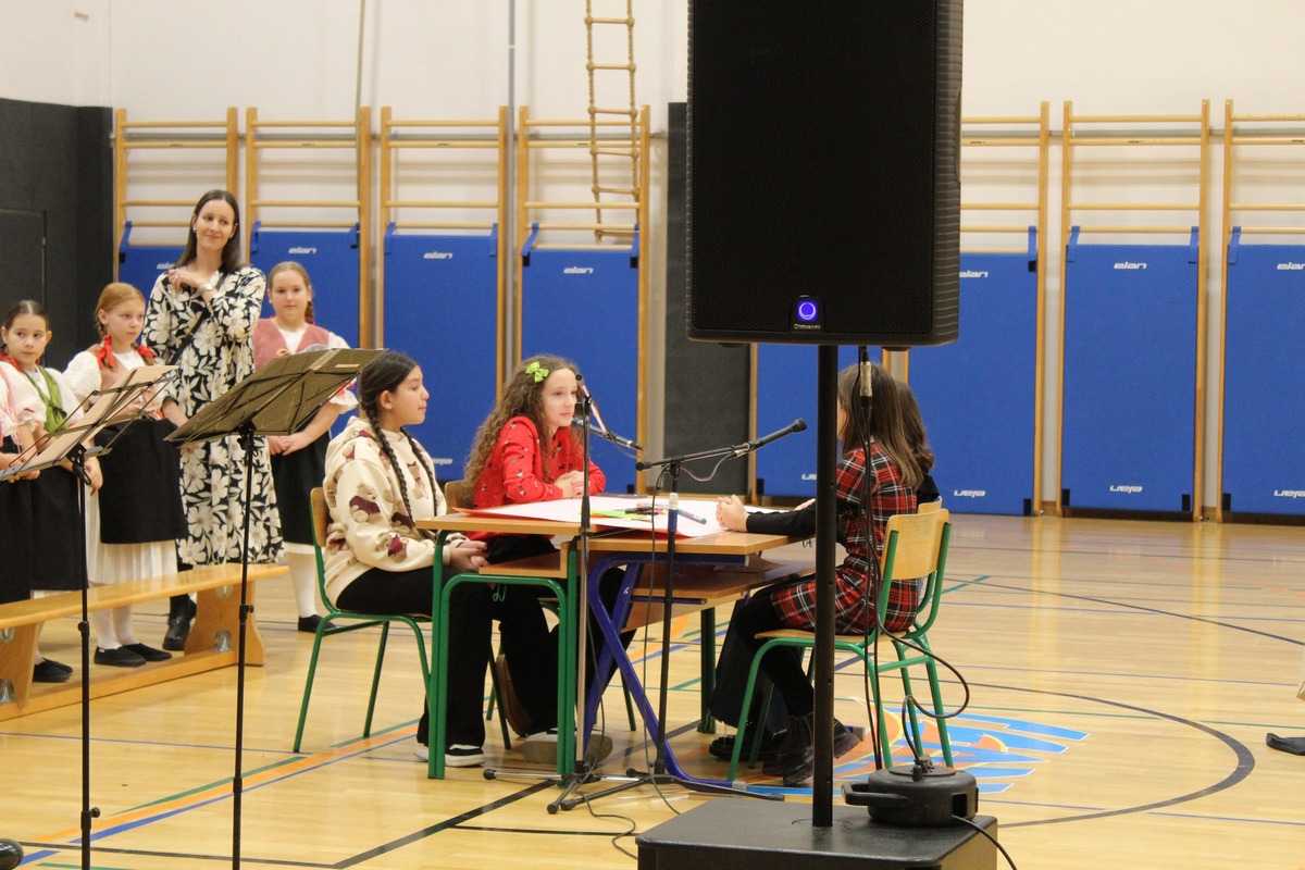 OŠ Orehovica Božićna priredba (38)