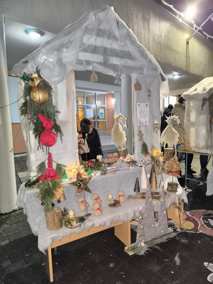 OŠ Orehovica Božićna priredba (40)