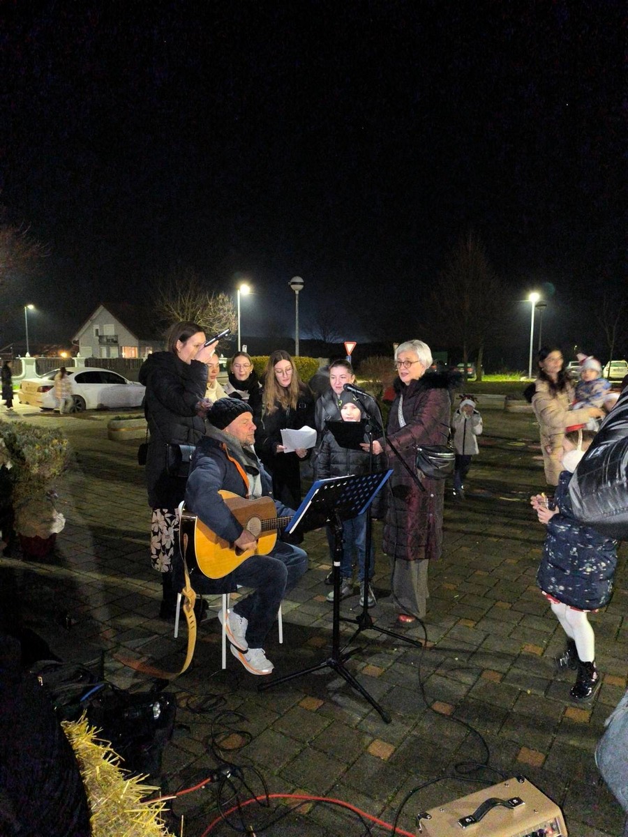 OŠ Orehovica Božićna priredba (41)