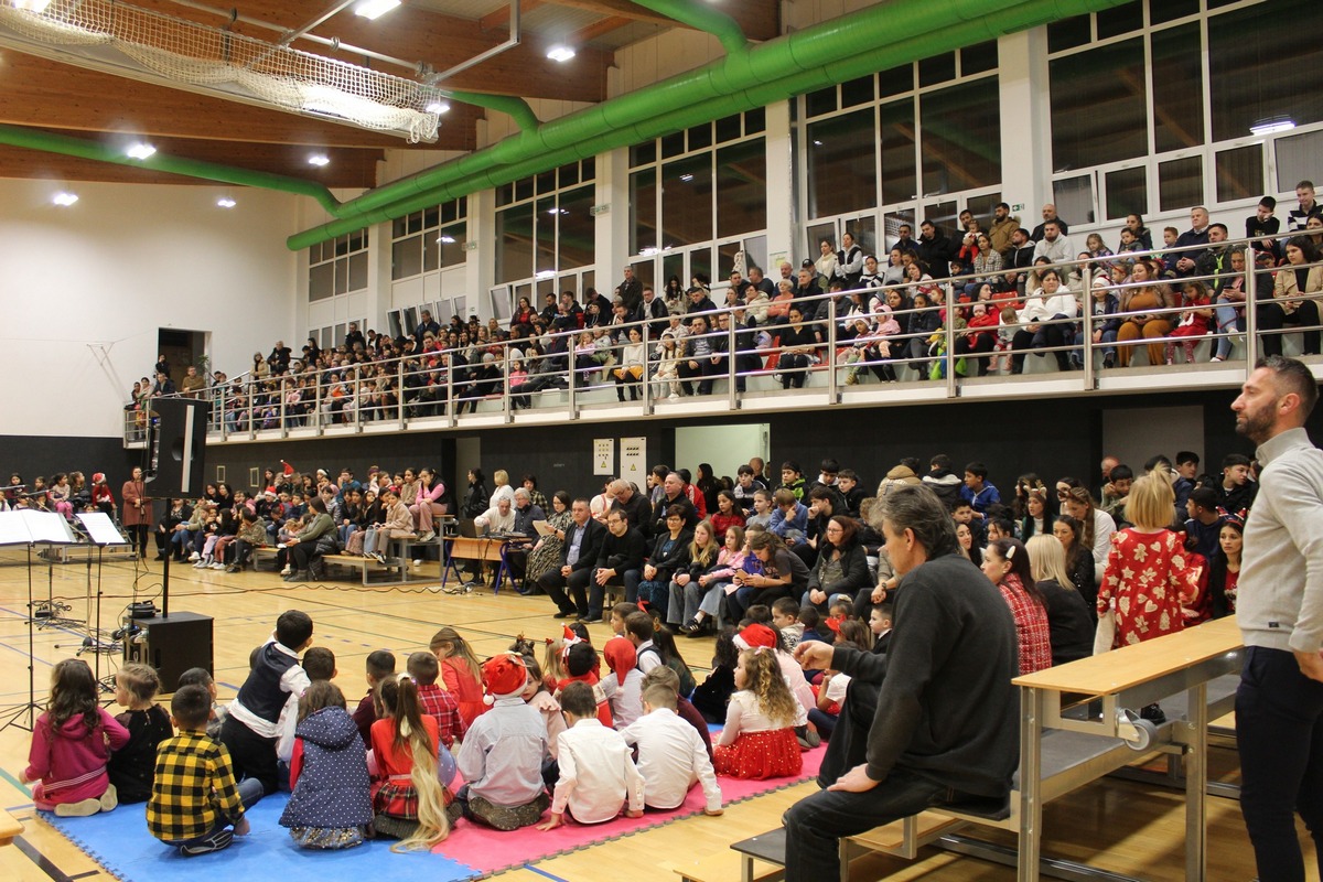 OŠ Orehovica Božićna priredba (6)