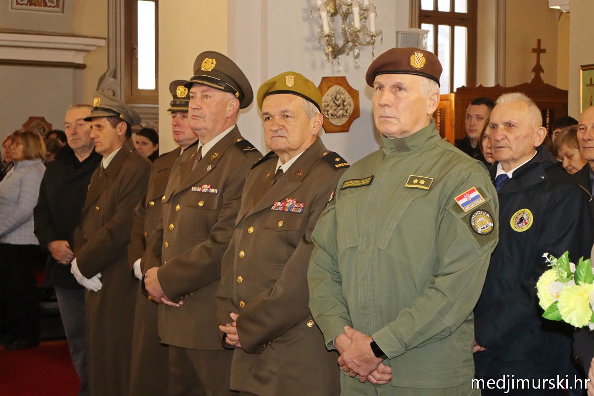 Obitelj Pintar spomen ploča Donji Kraljevec (4)