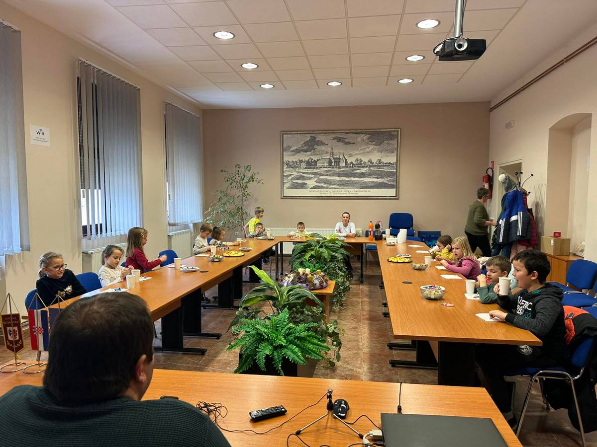 Općina Šenkovec kićenje bora (12)