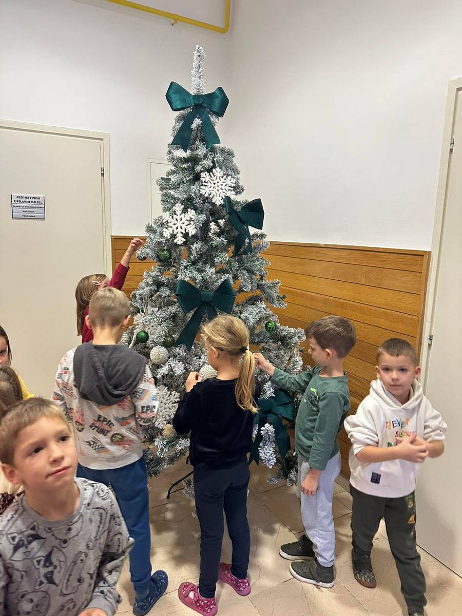 Općina Šenkovec kićenje bora (16)