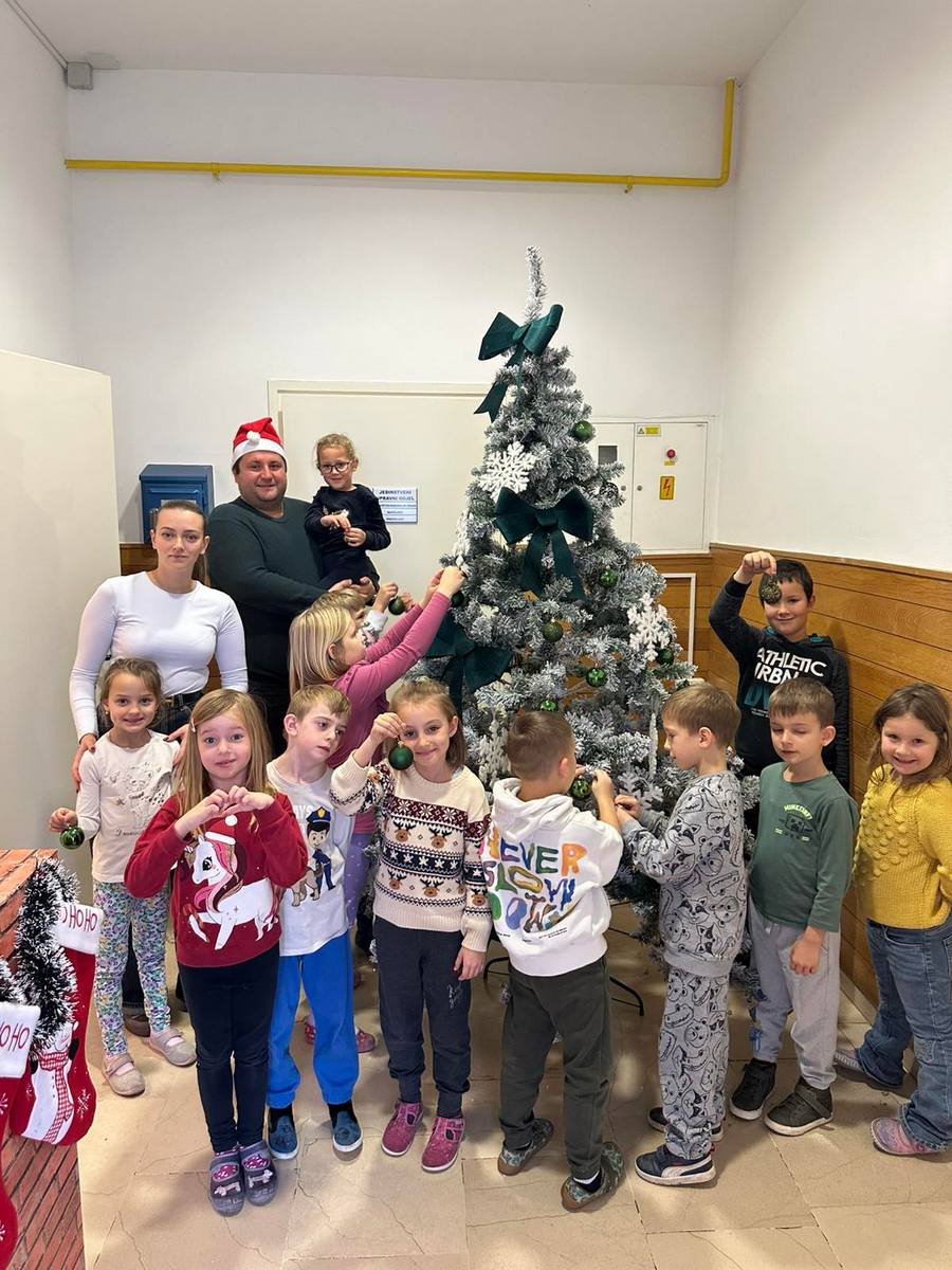 Općina Šenkovec kićenje bora (6)