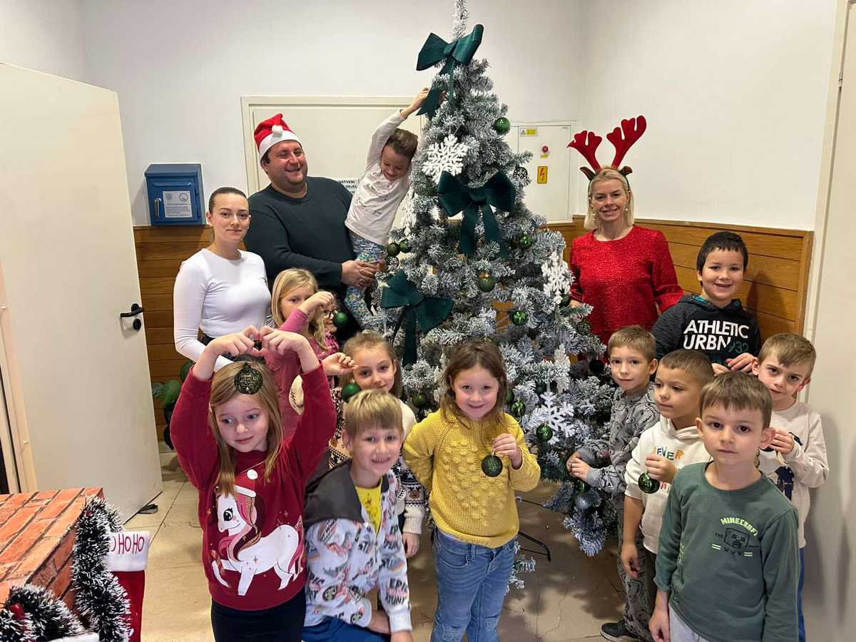 Općina Šenkovec kićenje bora (7)