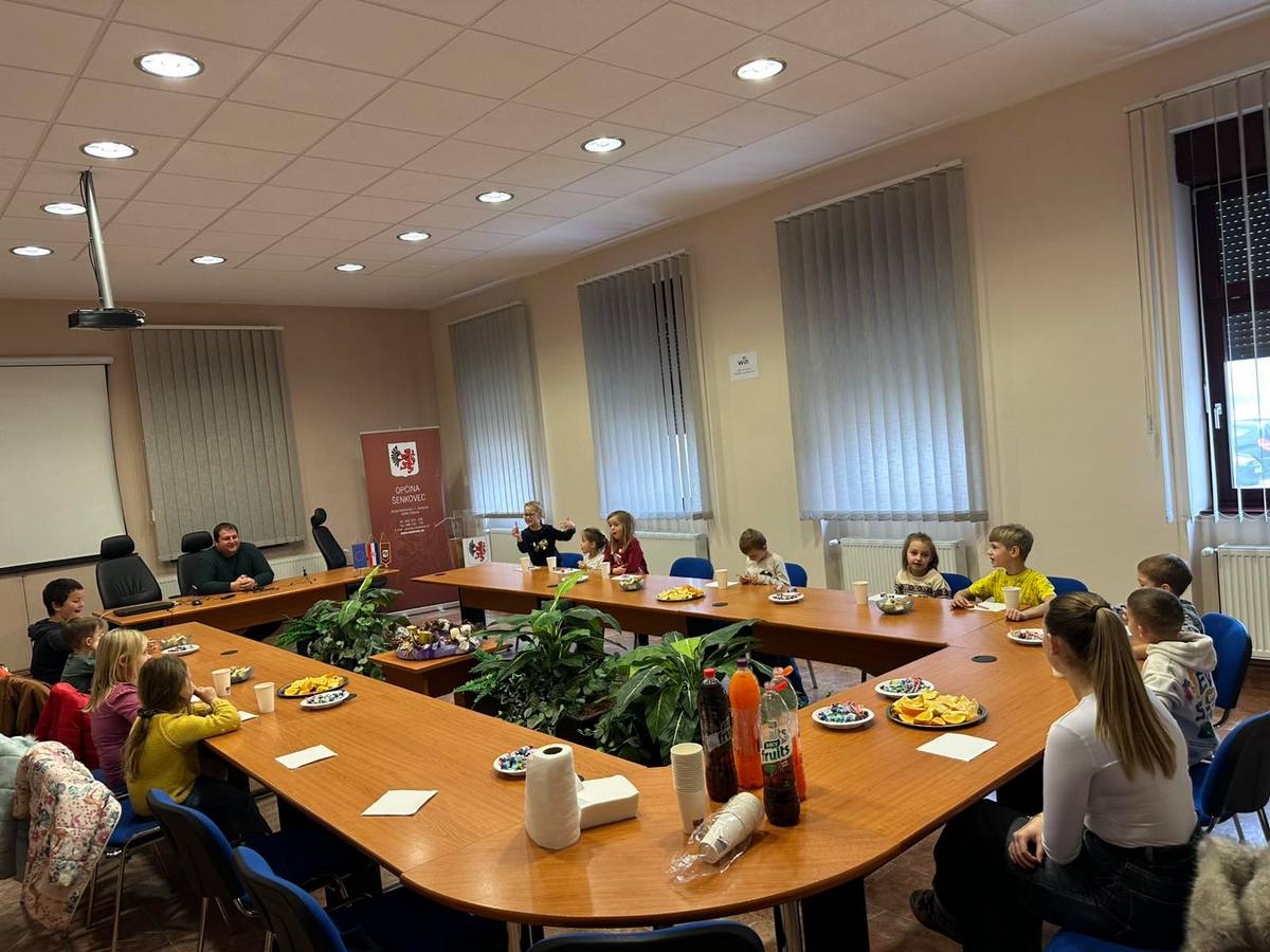 Općina Šenkovec kićenje bora (8)