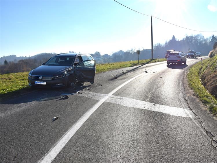 Poznati detalji nesreće u Prekopi: Dvoje ozlijeđenih, vozač bio pod utjecajem alkohola PN Prekopa