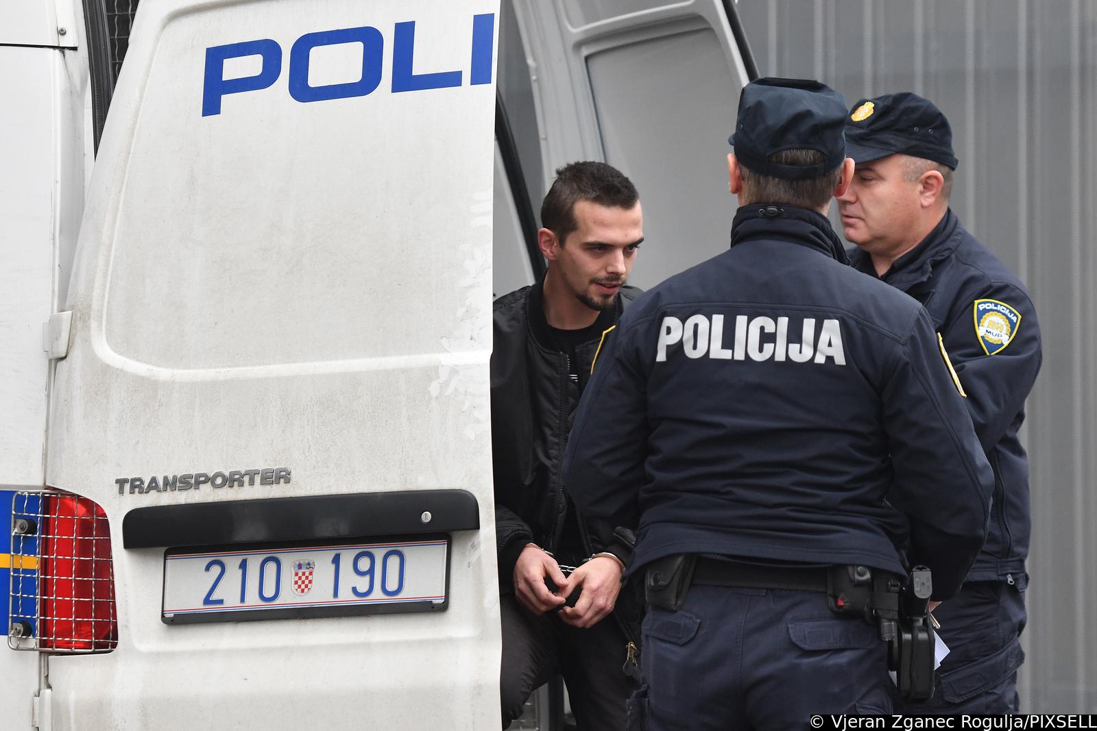 Varaždin: Antonija Lajtmana, osumnjičenog za ubojstvo Mihaela Lajtmana, dovode na ispitivanje