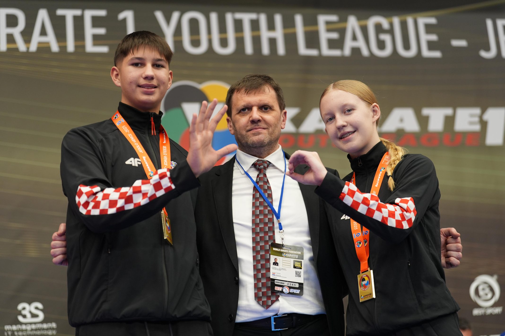 Petar Filipović zlatni, Dejan Slukić trener, Tesa Balog zlatna