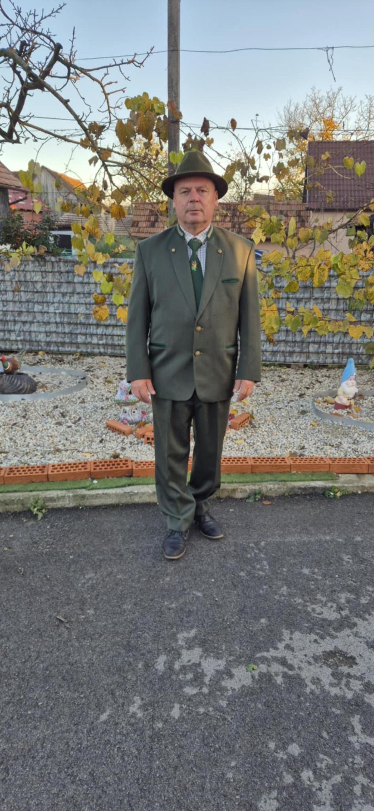 VLADEK b