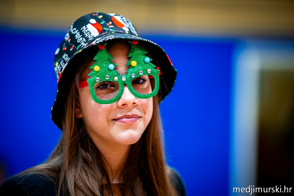 BOŽIĆNI SAJAM I PRIREDBA oš donji kraljevec (1)