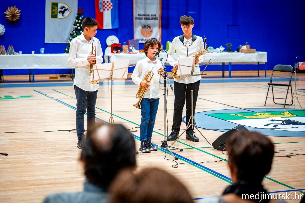 BOŽIĆNI SAJAM I PRIREDBA oš donji kraljevec (24)