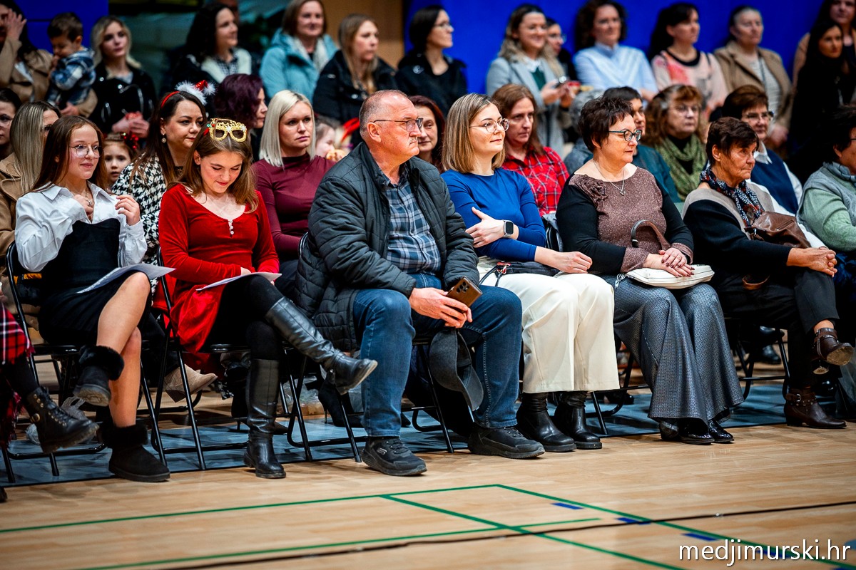 BOŽIĆNI SAJAM I PRIREDBA oš donji kraljevec (4)
