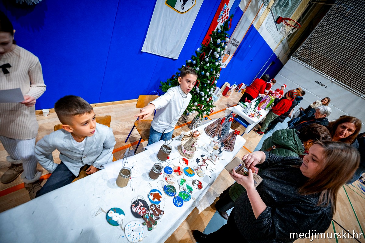 BOŽIĆNI SAJAM I PRIREDBA oš donji kraljevec (51)