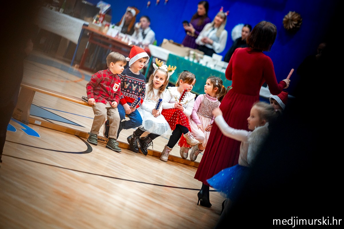 BOŽIĆNI SAJAM I PRIREDBA oš donji kraljevec (8)