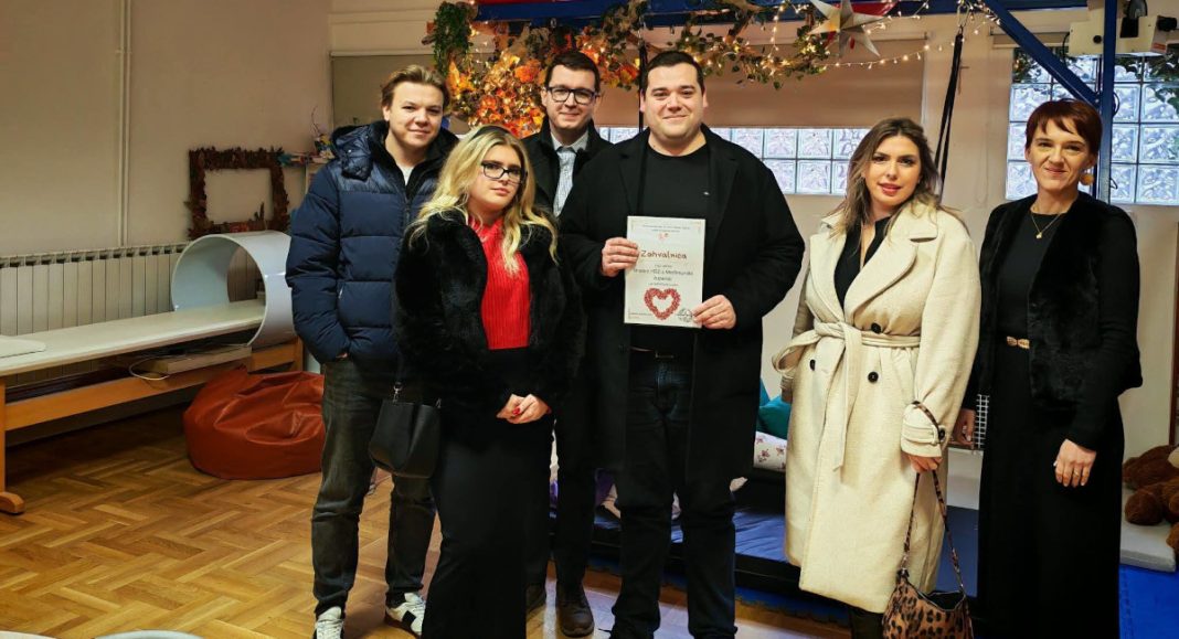 Mladež HDZ-a razveselila korisnike Dnevnog boravka „Dr. Antun Bogdan“ Hdz bladet donacije