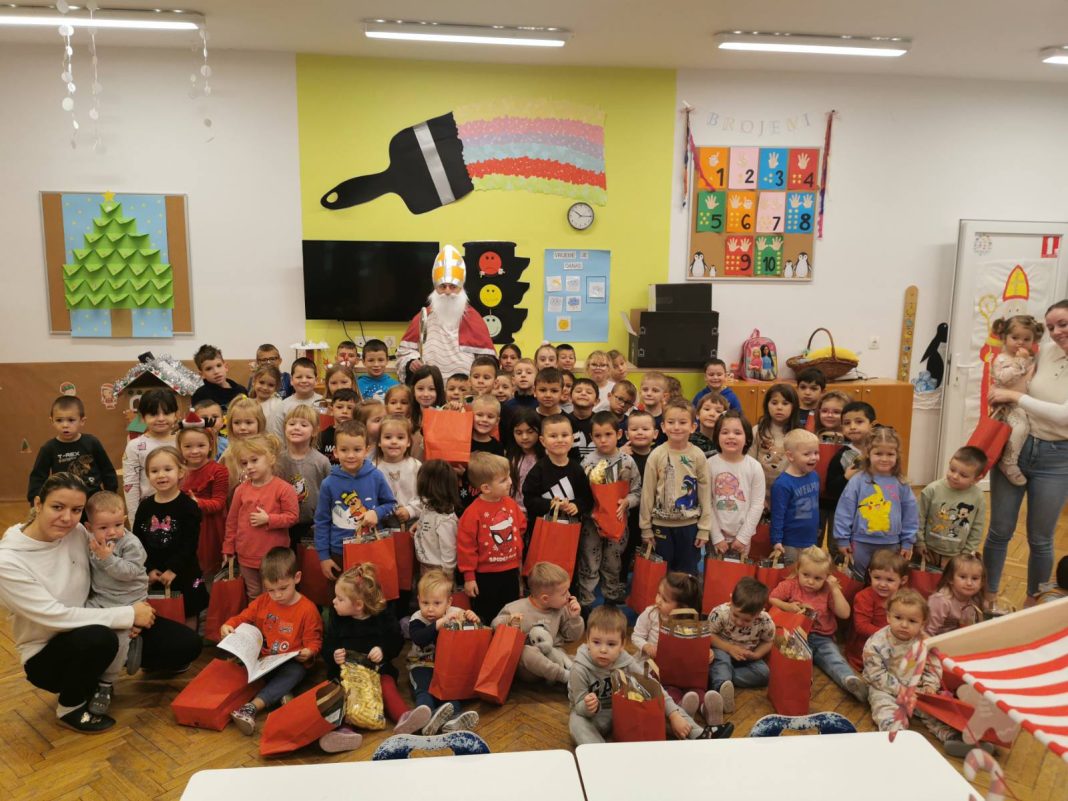 Sveti Nikola u Kotoribi oborio rekord – djeca dobila poklone čak tri puta! Vrtić Kotoriba naslovna