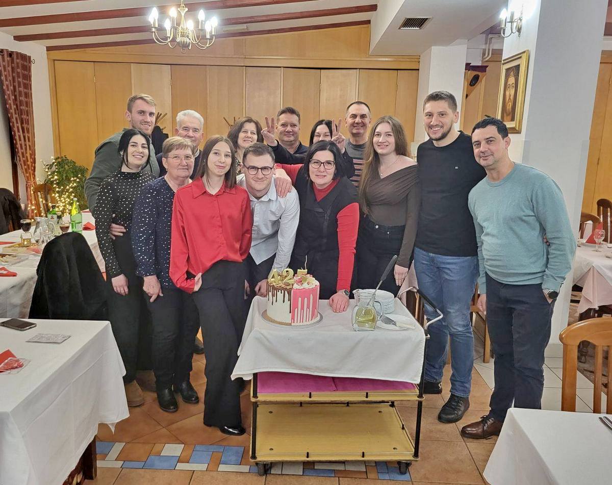 Za unutra 3 Dvostruki rođendan bez kompleksa