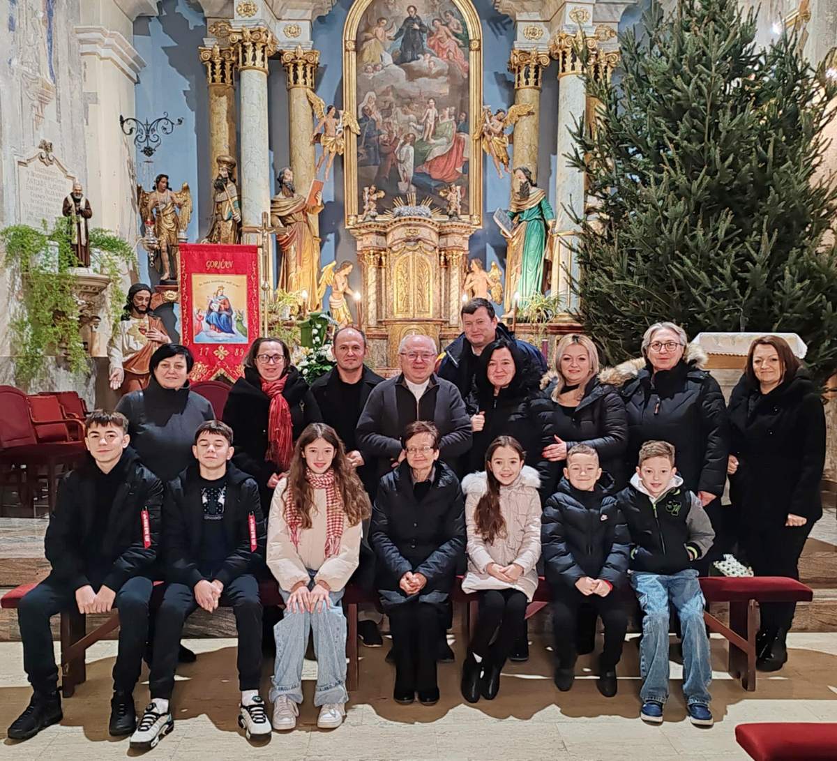 Za unutra 3 Etel na misi za svog pokojnog djeda Antuna Drvoderića u Goričanu