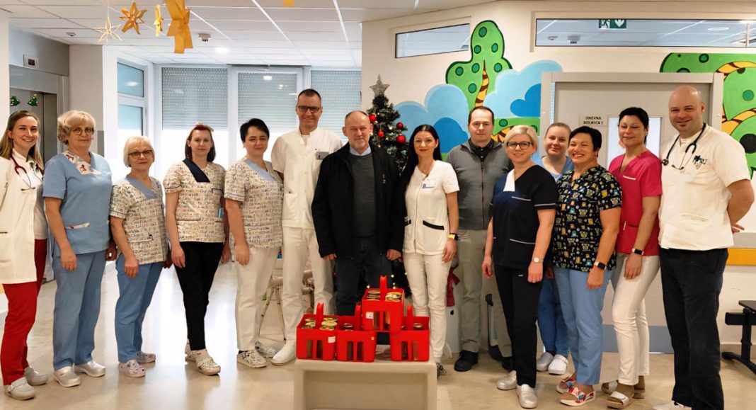 Pčelari Udruge „Agacija“ darovali med malim pacijentima pedijatrije u ŽB Čakovec Zbcakovec donacija med