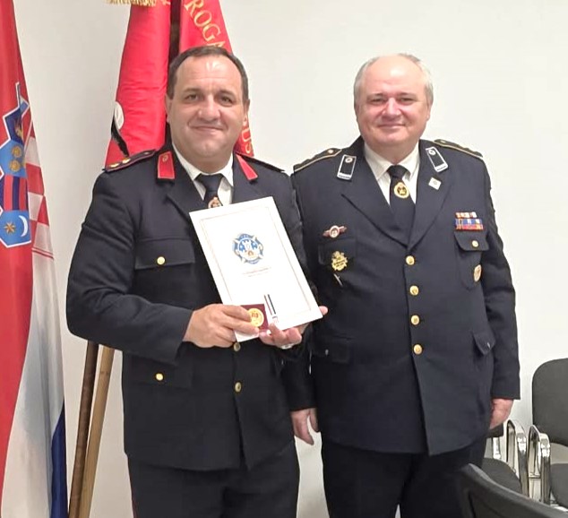 3488a532 5d05 4555 a9e9 b171377f9233