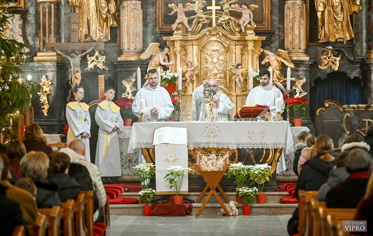 611589675 898886576194397 1355729987705565265 n