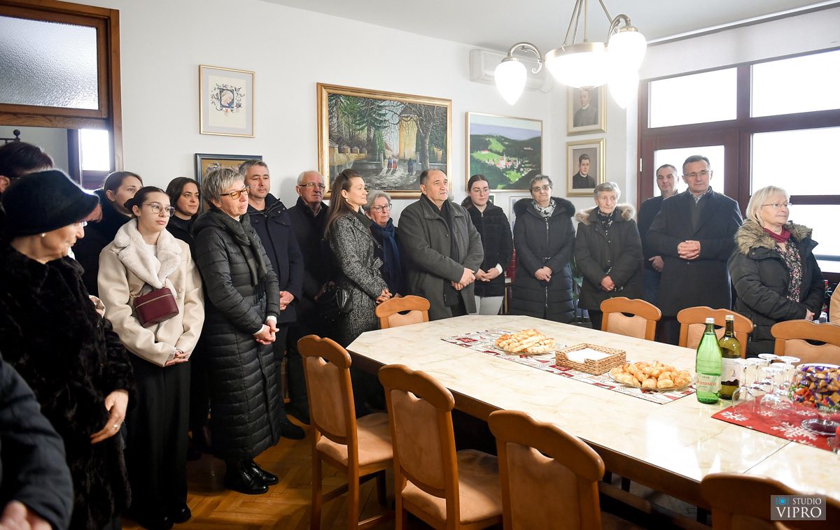 611985544 898886349527753 5929910452499055670 n