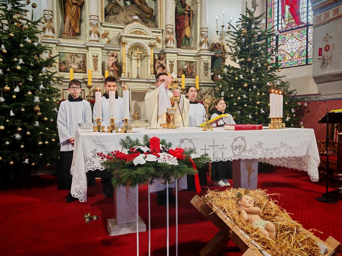 612044253 122195839676502988 844811369526137490 n