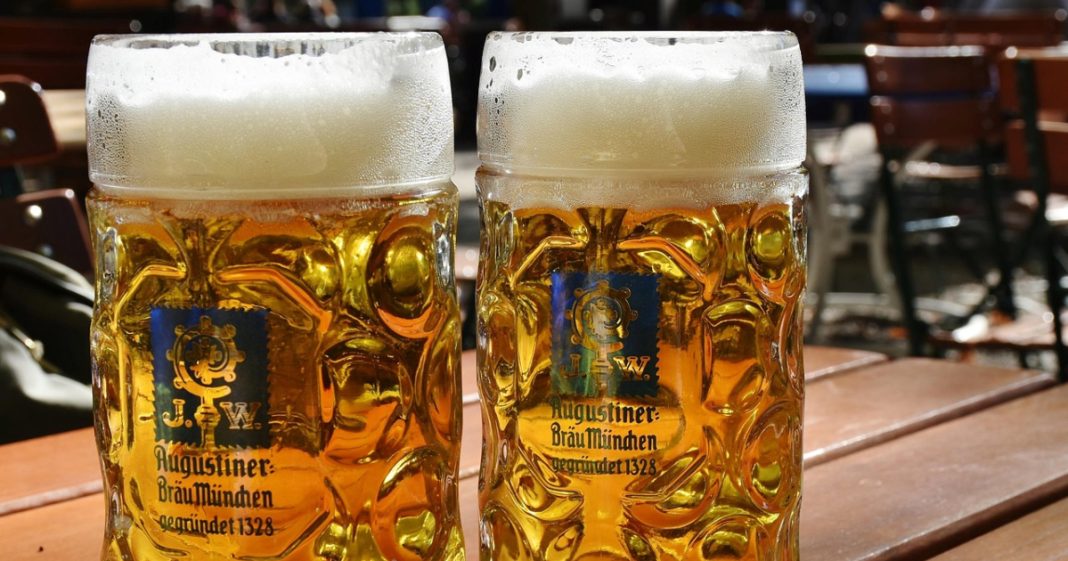 Carina zaplijenila tisuće boca piva i sad ga prodaje za siću BeFunky collage