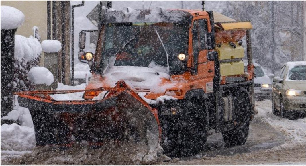 Prvi snijeg zabijelio Međimurje: Ralice stalno na cestama, potrošeno 30 tona soli BeFunky collage 2026 01 06T105835.301